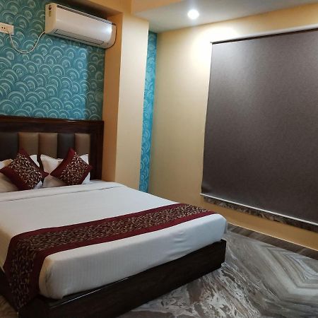 Hotel Aloka Residency Колката Екстериор снимка