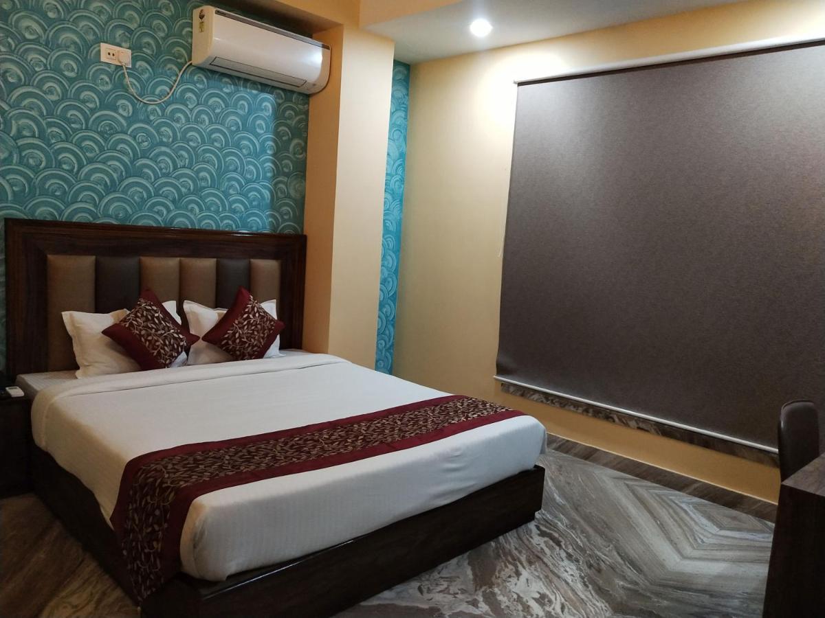 Hotel Aloka Residency Колката Екстериор снимка