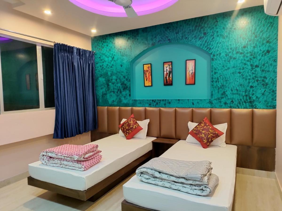 Hotel Aloka Residency Колката Екстериор снимка
