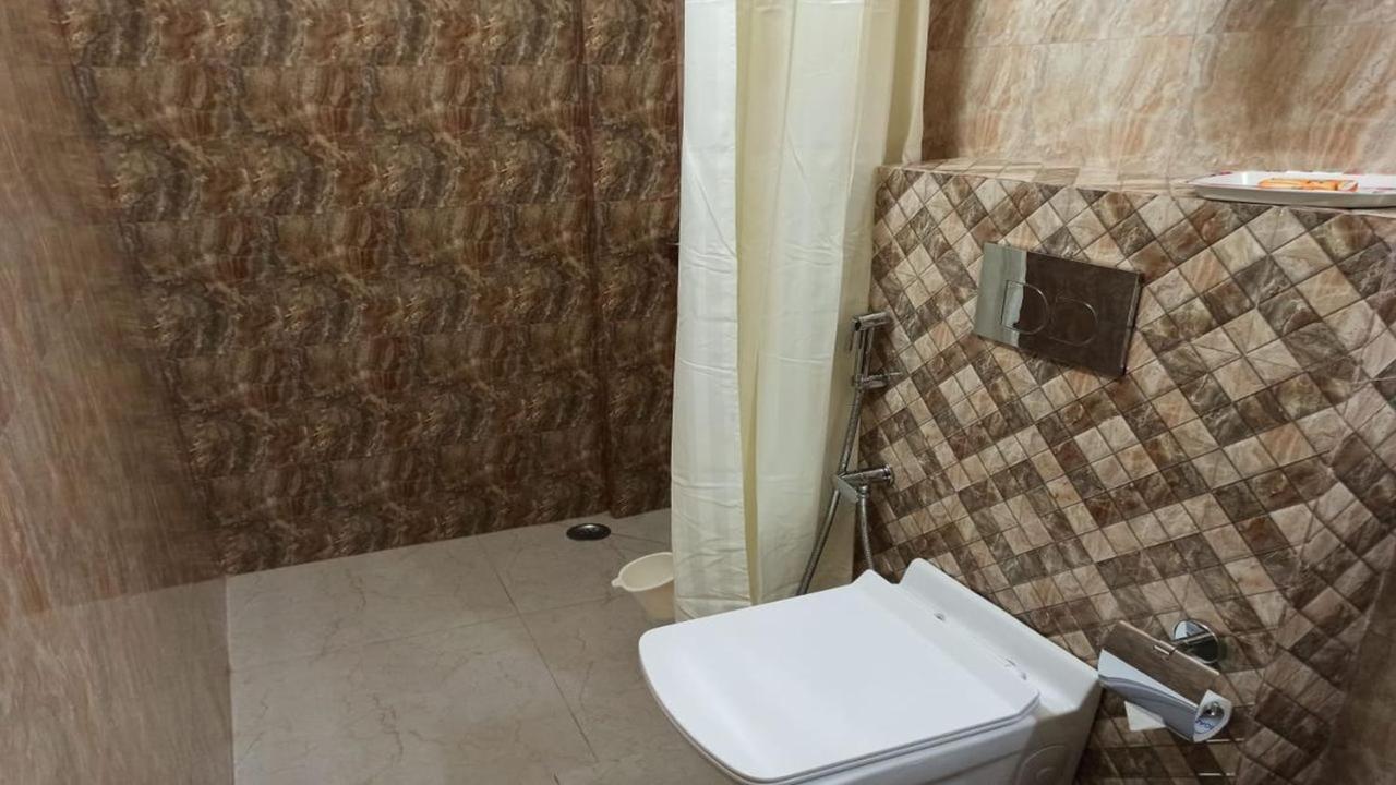 Hotel Aloka Residency Колката Екстериор снимка