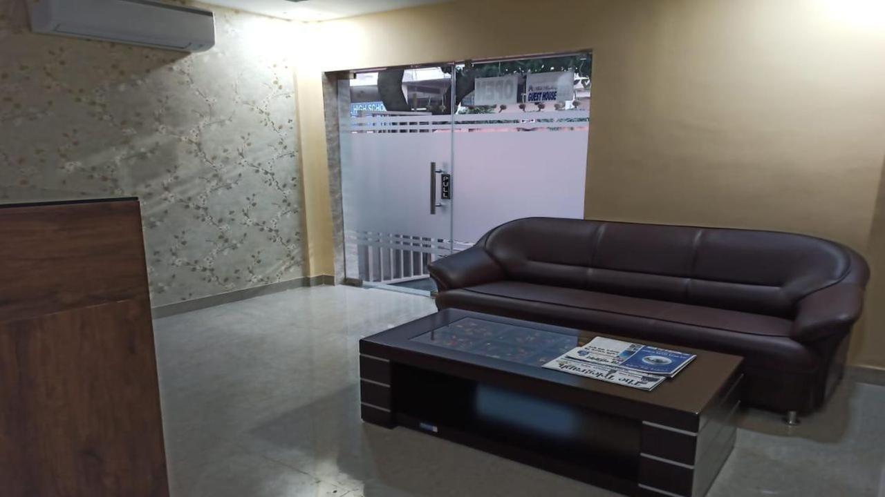 Hotel Aloka Residency Колката Екстериор снимка