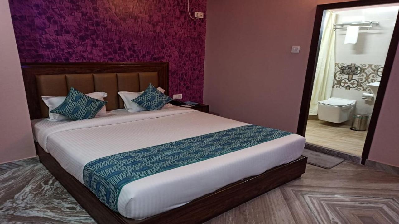 Hotel Aloka Residency Колката Екстериор снимка