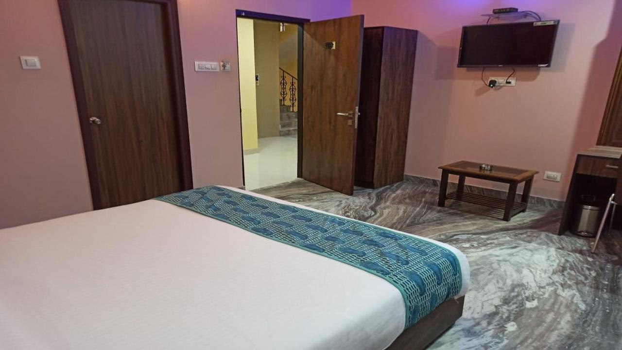 Hotel Aloka Residency Колката Екстериор снимка