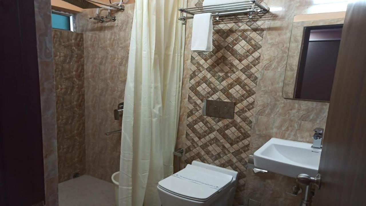 Hotel Aloka Residency Колката Екстериор снимка